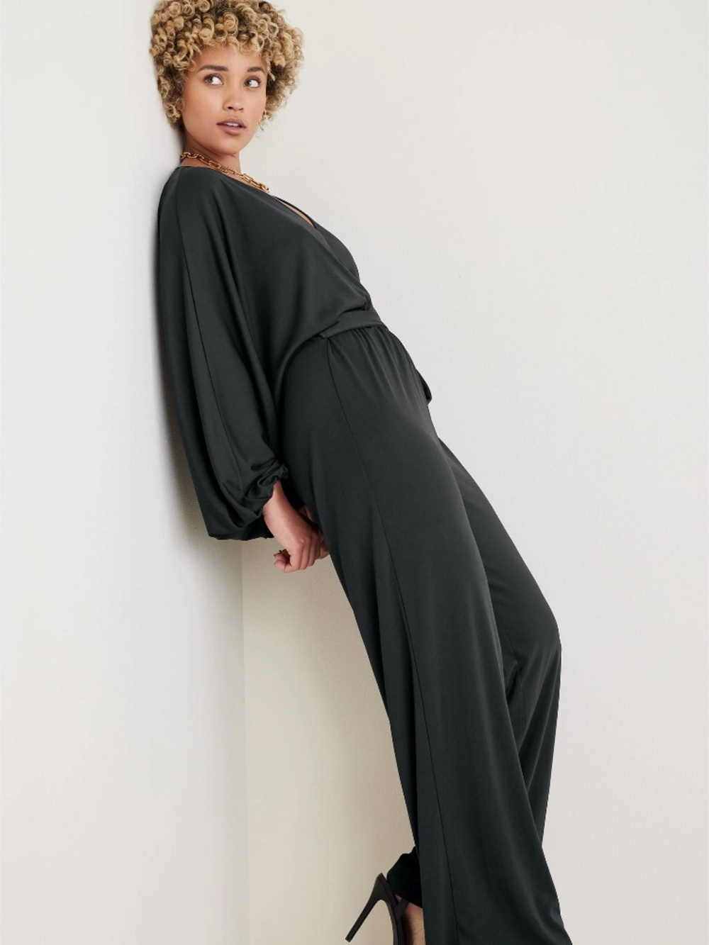 VENUS Volume Sleeve Detail Jumpsuit - Jet Black NEW - Picture 4 of 9
